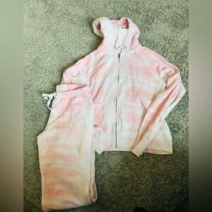 Women’s jacket & sweats outfit